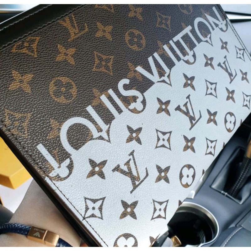 Tas Louis Vuitton/ tas Lv/ pouch bag lv/ pouch bag / tas wanita& pria / tas hypebeast / pouch bag pr