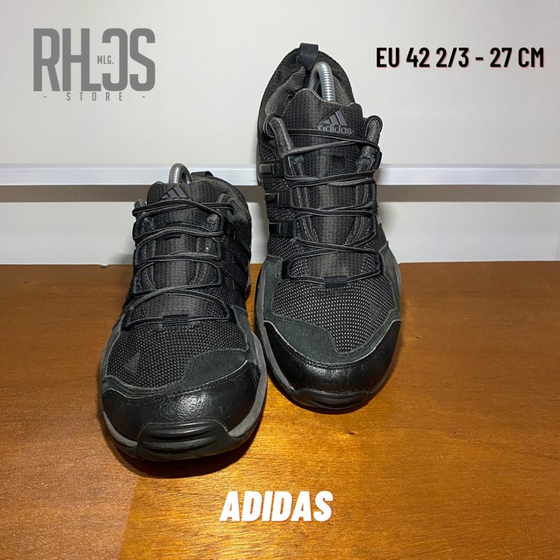 Sepatu Outdoor ADIDAS Second