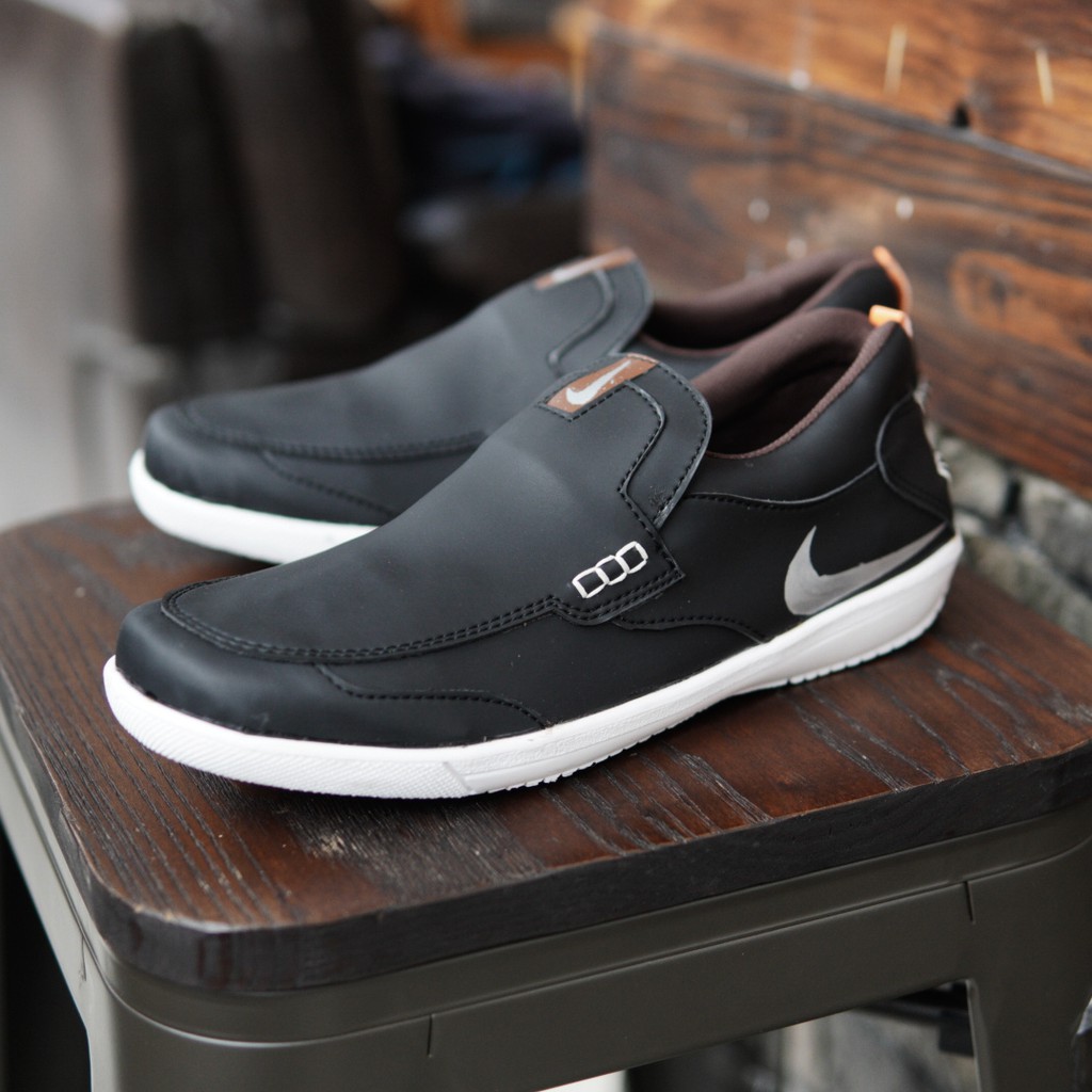 sepatu casual slip on nike boston hitam murah keren sepatu terlaris