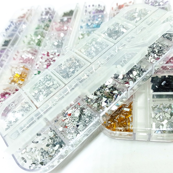 Hiasan kuku palsu nail art Mix Rhinestones Box 12 berlian diamond shaped DIY Case ACCESORIES