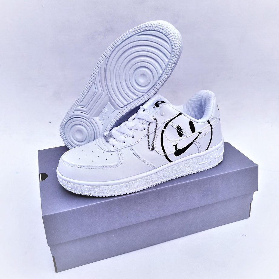 Sepatu sneakers wanita sepatu karakter wanita sepatu smile wanita pria sepatu motif perempuan