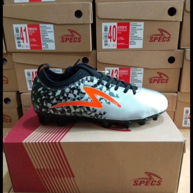 sepatu bola SPECS FORZA FG silver/black