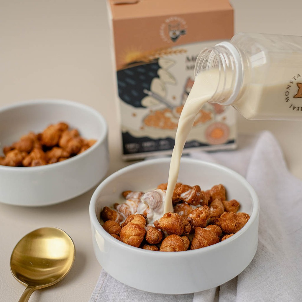 

Croissant + Milk