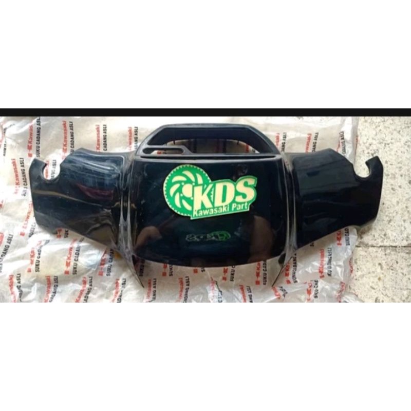 batok kepala depan hitam bagian atas motor Kawasaki Kaze r vr