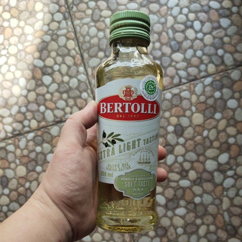 

BERTOLLI EXTRA LIGHT OLIVE OIL (MINYAK ZAITUN) 250ML