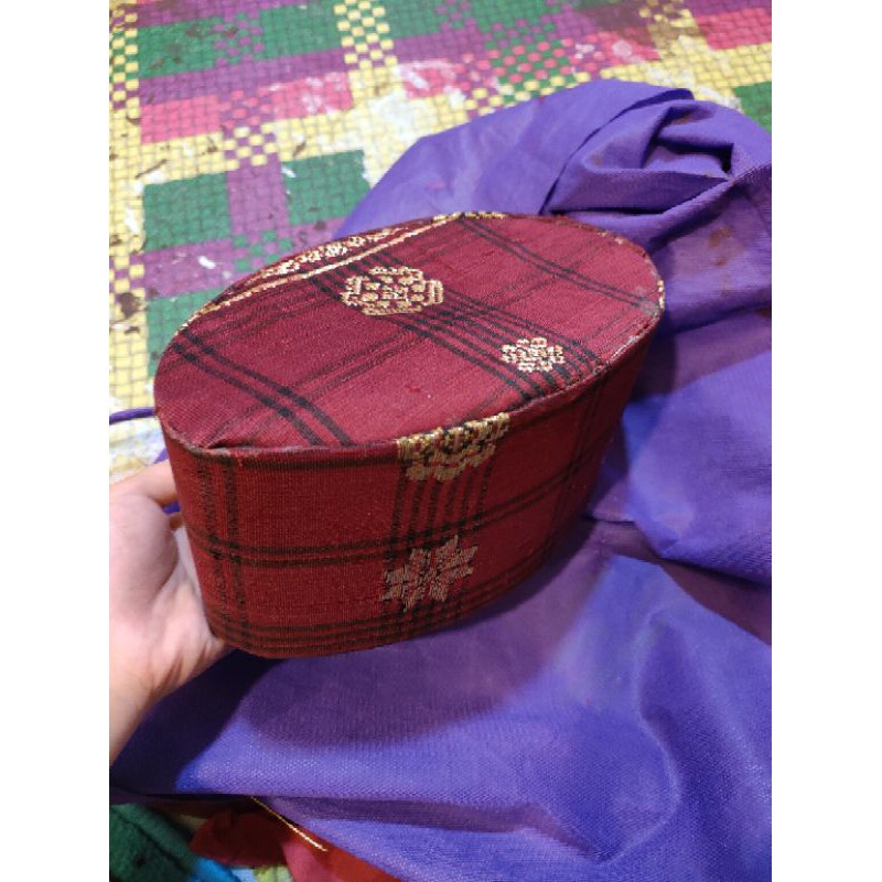 Kopiah Songket Asli tenunan