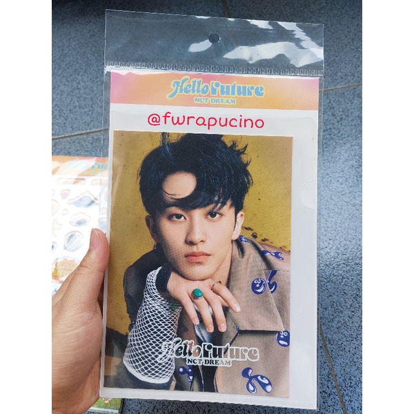 Hello Future MD - Postcard + Hologram Photocard Set