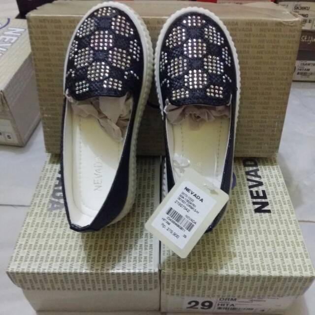 Sepatu anak cewek merk nevada