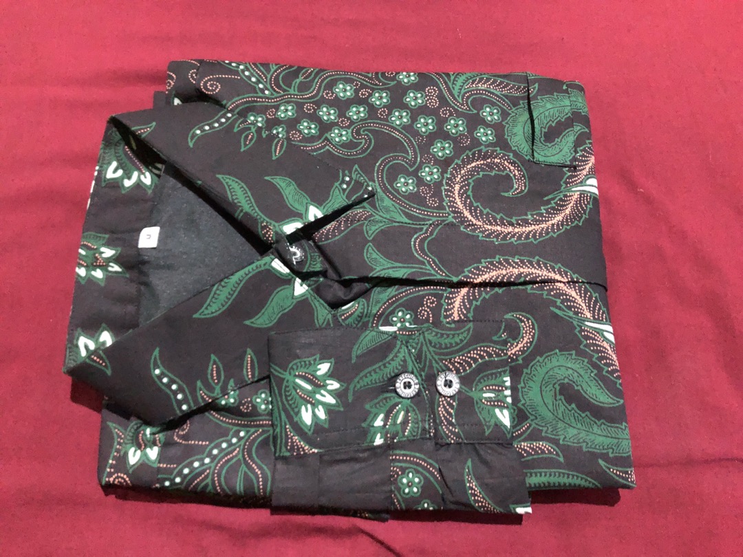 Gurdo Ijo Kemeja Batik Solo Lengan Panjang Full Furing