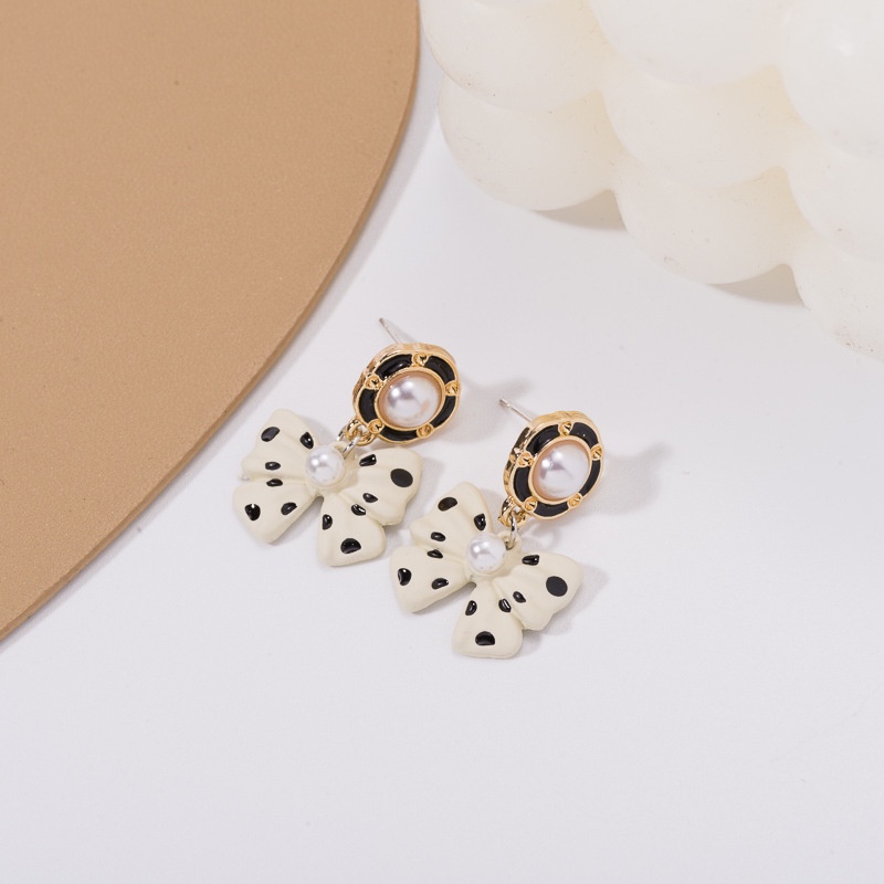 [littlecrab] Anting Wanita Pita Dot Bulat Hitam Putih Simple Elegan Cute Woman Earrings Anting Berkualitas Lucu Unik Korean Style