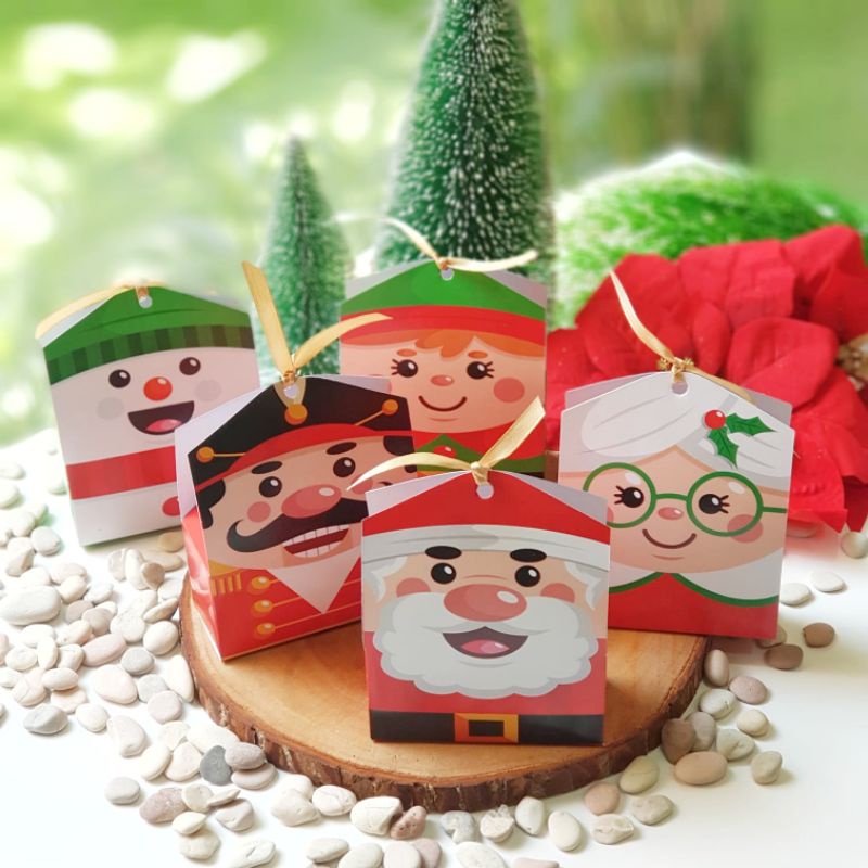

Christmas Character Box Pipih / Goodie Box Snack Hampers Souvenirs