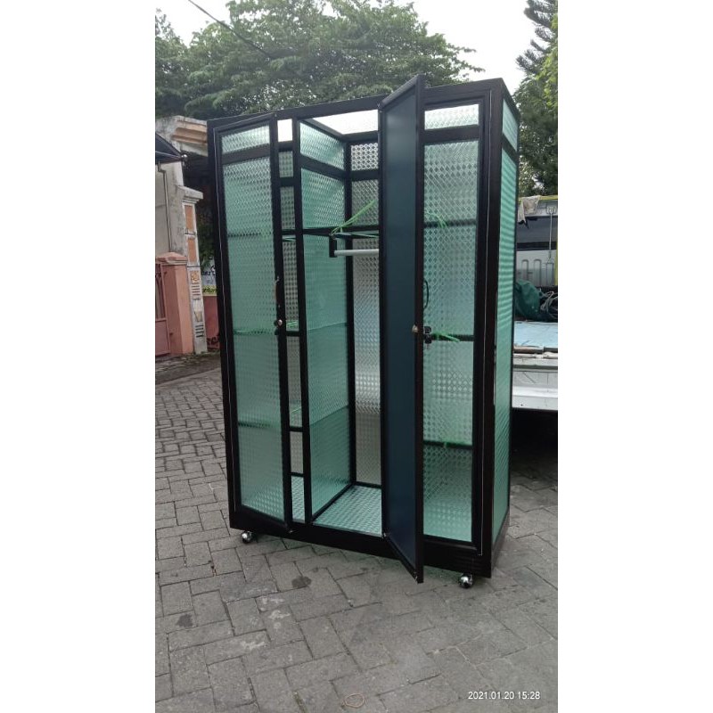 Lemari baju aluminium kaca Es banyak rak-rak +FREE ONGKIR