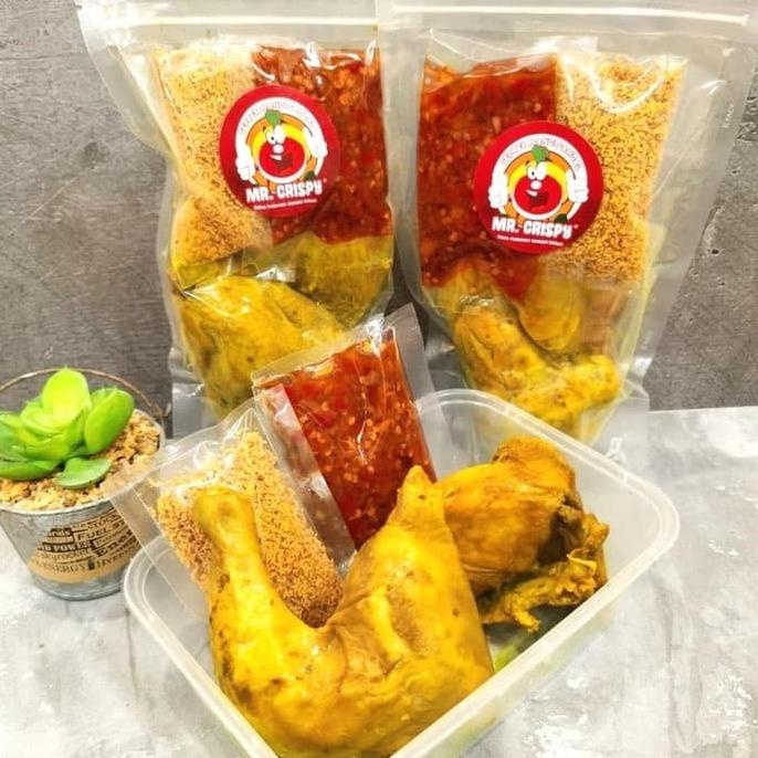 

AYAM BUMBU KUNING/BUMBU REMPAH ISI 2 PCS (FREE SAMBAL + KREMES)