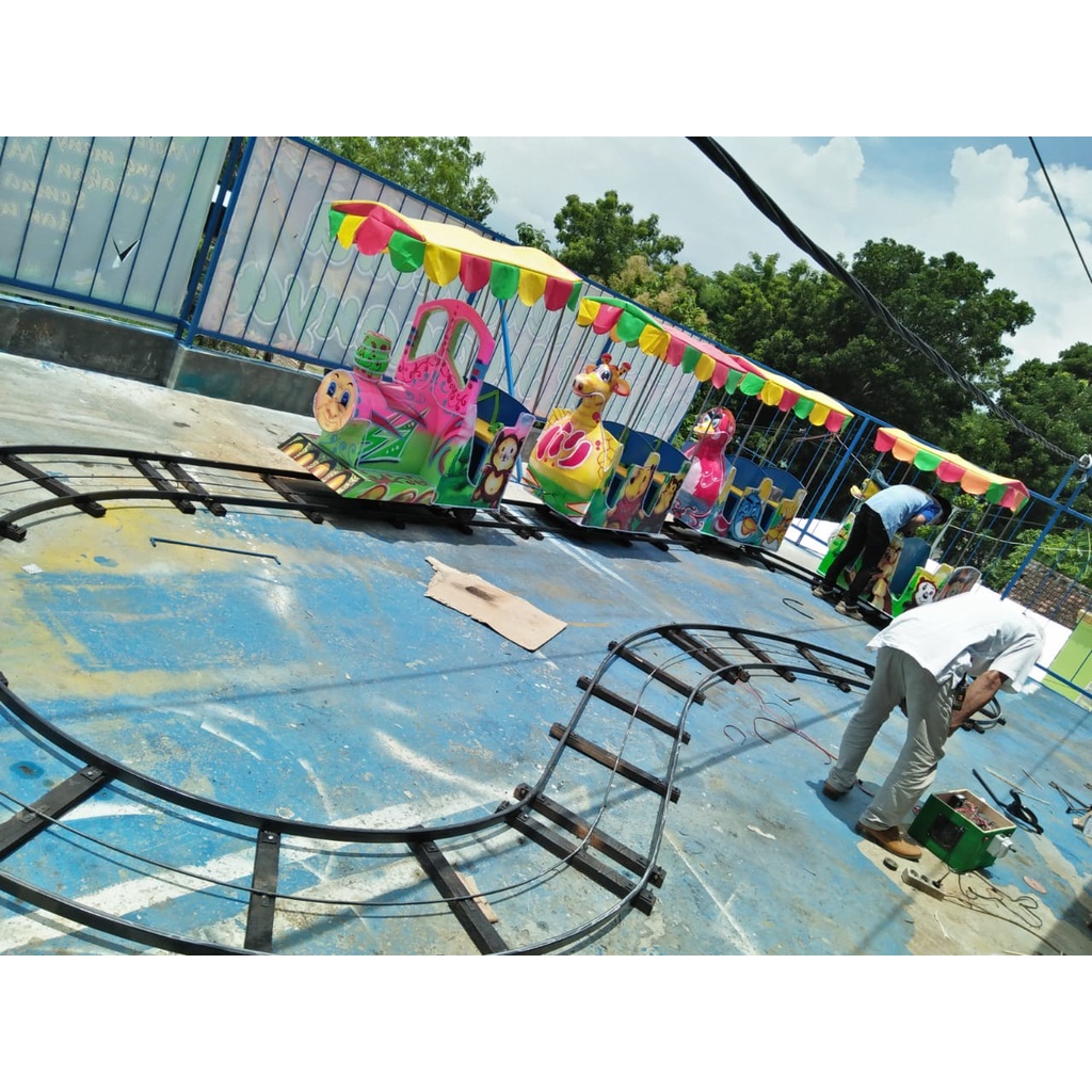 Kereta Lantai Wahana Ilham