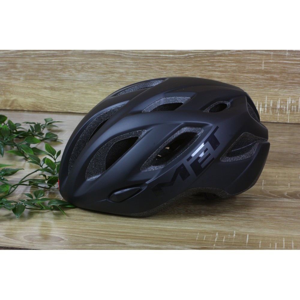 HELM SEPEDA MET IDOLO BLACK MATT