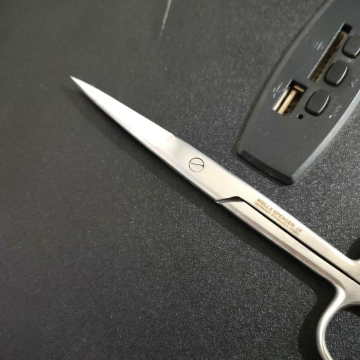 

TERBARU/ Gunting Tajam Lurus 14 cm(Wells Spencers)