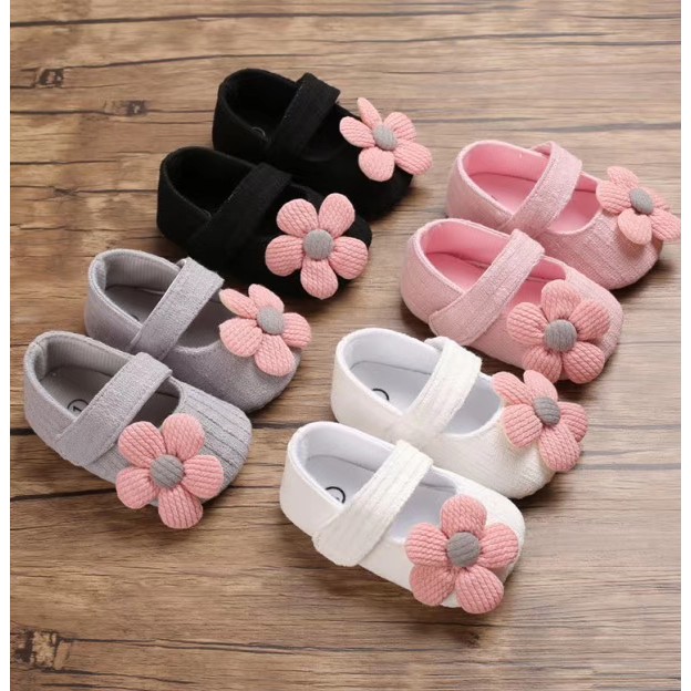 HappyOliver C595 CUTESUNY Sepatu Prewalker Casual Anti Selip Aksen Bunga untuk Bayi Perempuan 0-18