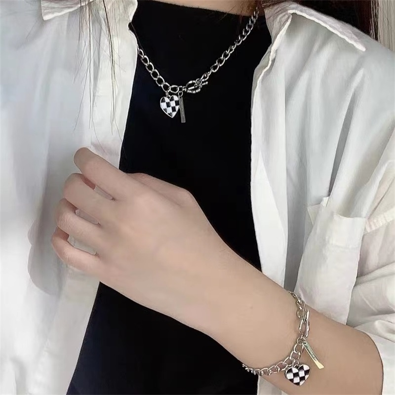 Kalung Gelang Dan Anting Desain Papan Catur Warna Hitam Putih