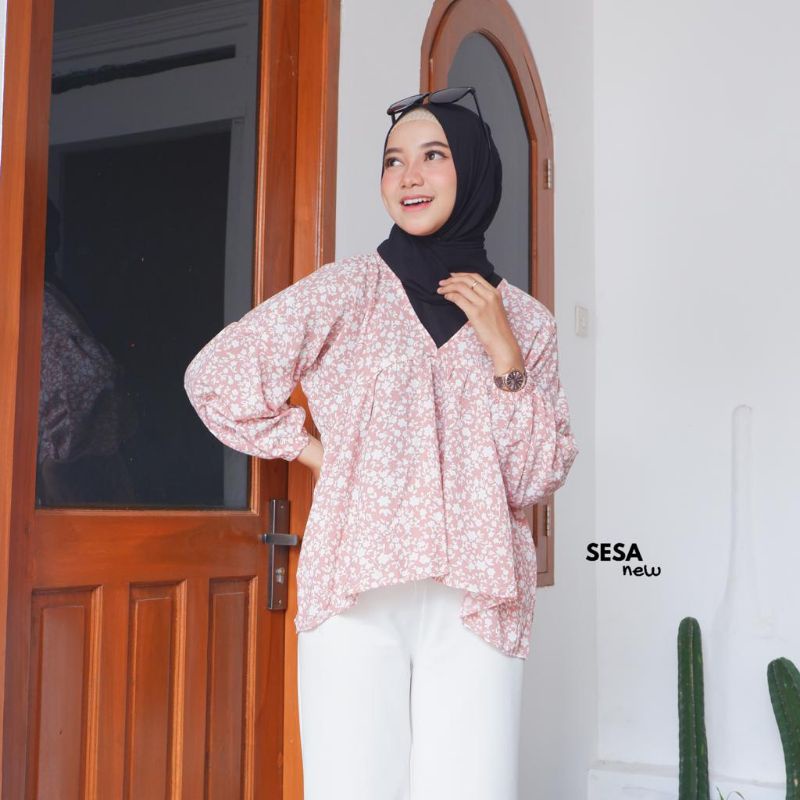 BLOUSE MOTIF BUNGA ||  ATASAN BLOUSE KOREAN STYLE WANITA MOTIF BUNGA LENGAN BALON VNECK