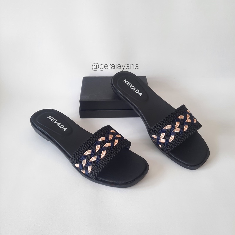 6.6 SALE! Sandal Selop Kepang Nevada - Sandal Slop Anyam - Sandal Wanita Nevada-Kepang - HITAM