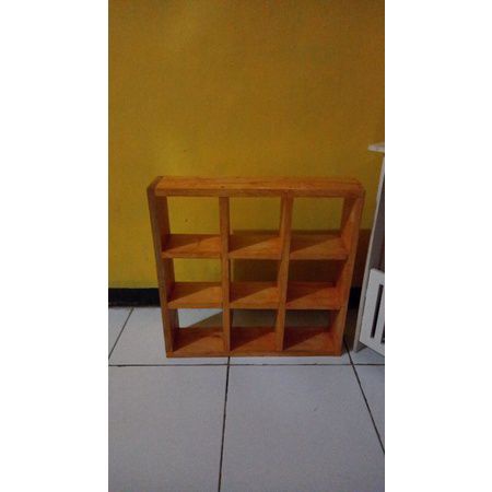 Rak Kotak Dinding 9 kotak kecil dari kayu