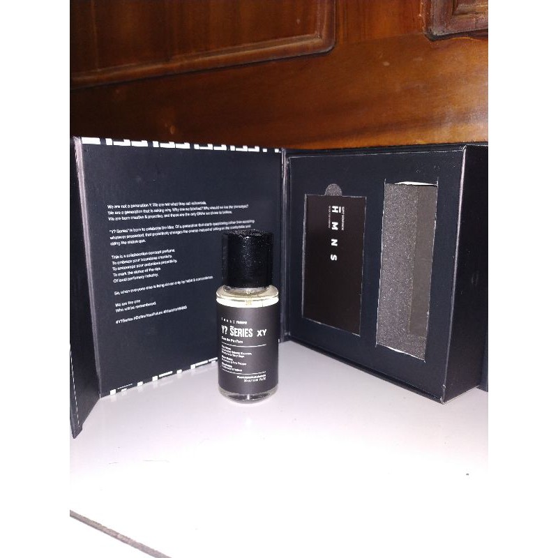 Preloved HMNS Y? SERIES XY