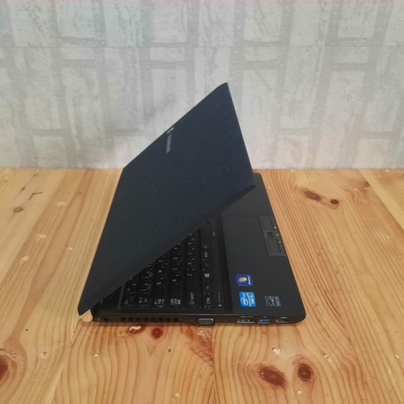 Laptop Toshiba Dynabook R732 intel Cor i3 Ram 4GB HDD 320GB Windows 10 Full aplikasi siap pakai