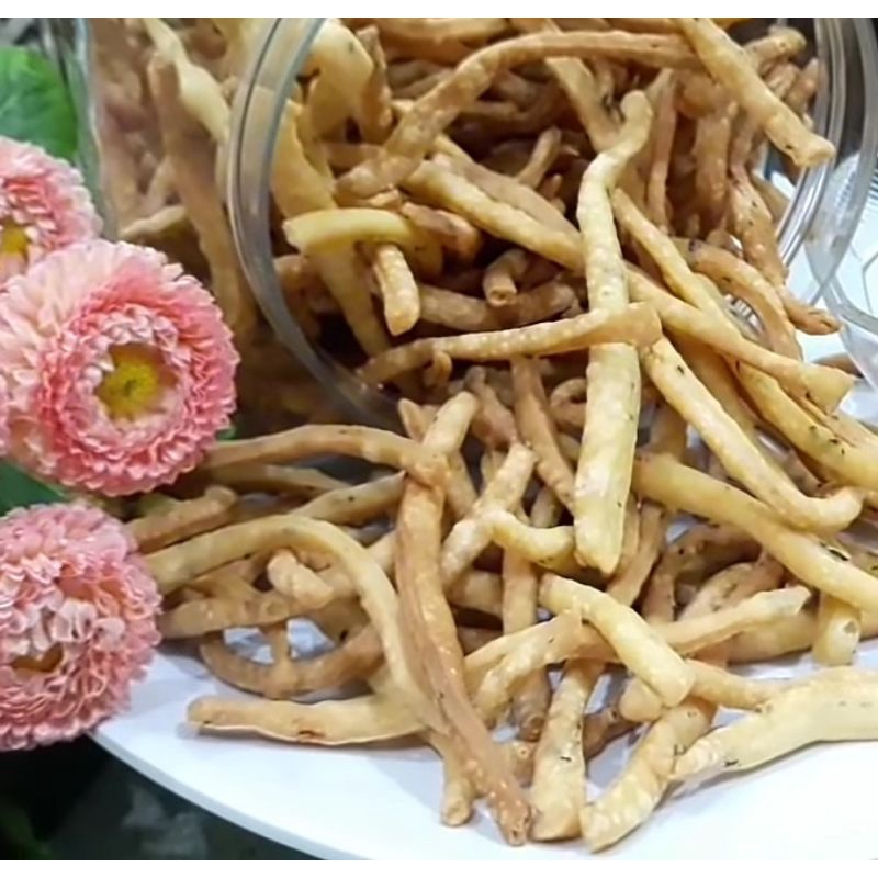 

Bisa COD/cemilan enak murah/Kue renyah/kue karoppo kajompi/kue khas bugis/stick