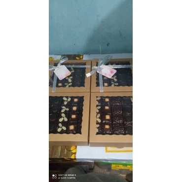 

Fudge brownies hampers