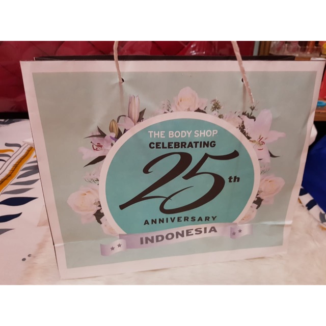 

Paperbag The Body Shop Size M