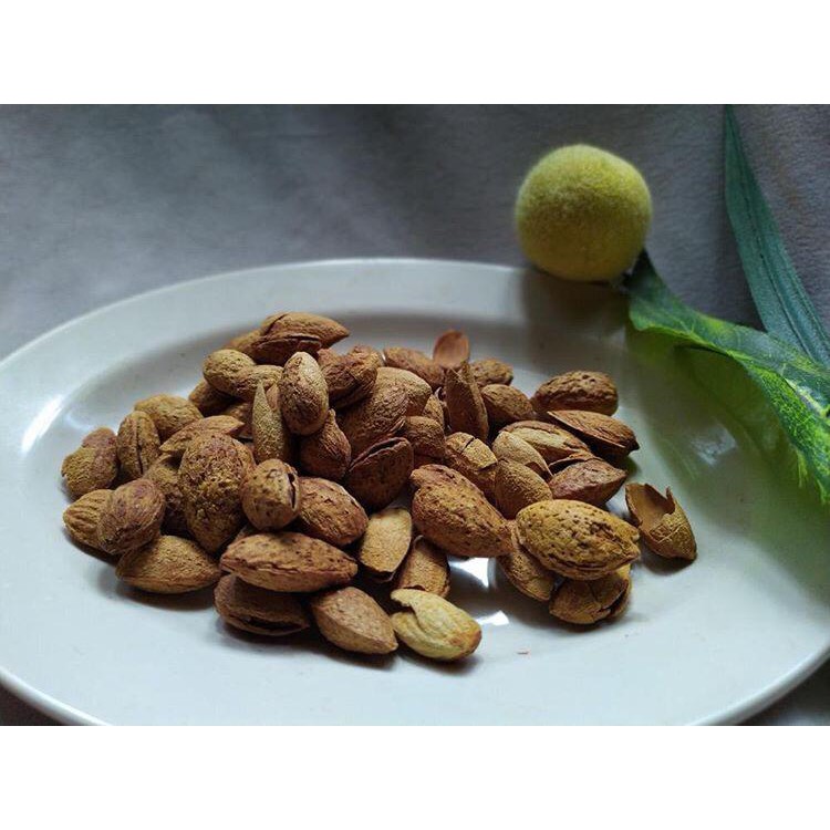 

kacang almond siap makan