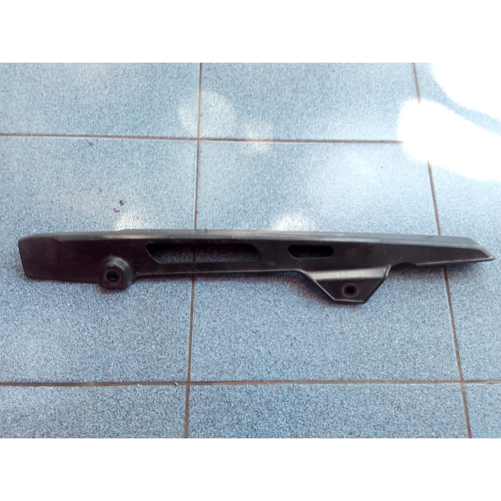 Ketengkas Tutup Rantai Suzuki Shogun 110 R Ori