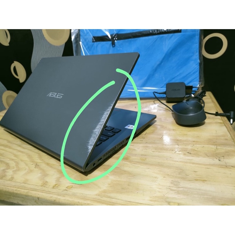 laptop asus M409DA 4/1000gb