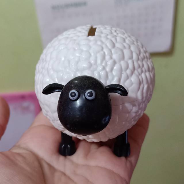 Mainan KFC shaun the sheep