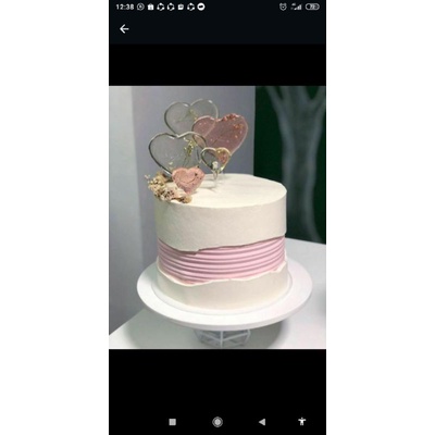 

birthday cake simple elegan