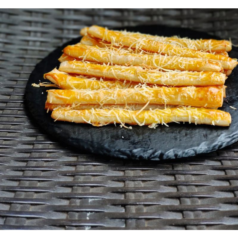 

Keto cheese stick puff pastry