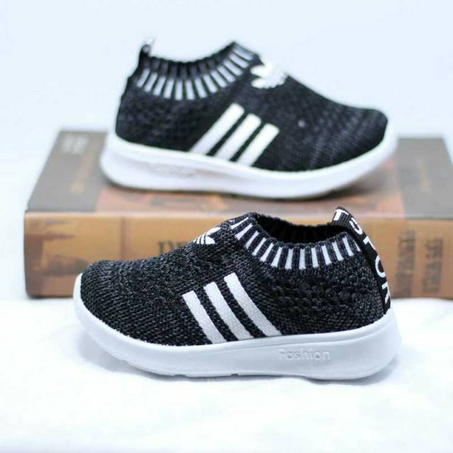 Sepatu Anak Flyknit Adidas - 7006 (4-6 Tahun)