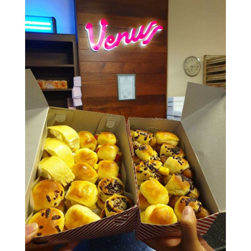 JASTIP ROTI UNYIL VENUS BAKERY BOGOR (MINIMUM ORDER 30PCS)