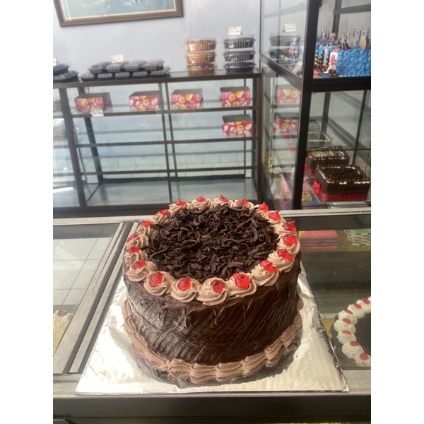 

KUE TART LAPIS SURABAYA UKURAN 20 CM MODEL 2