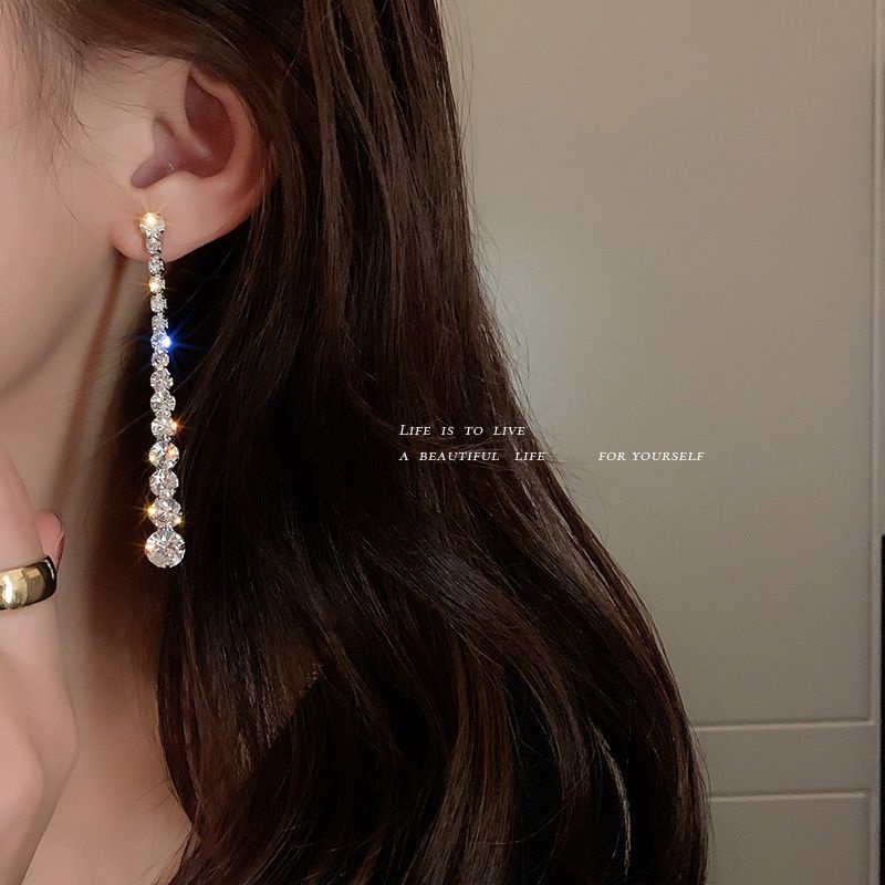 Anting tusuk tassel long style zircon