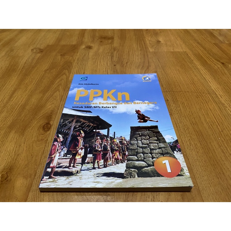 

PPKN Kelas VII-7 SMP K13 Revisi