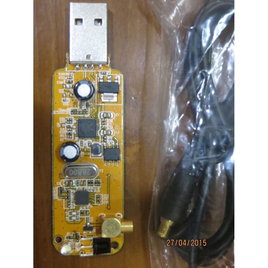 New Usb Rtl-Sdr Dongle Rtl2832U & R820T2 (Software Defined Radio)