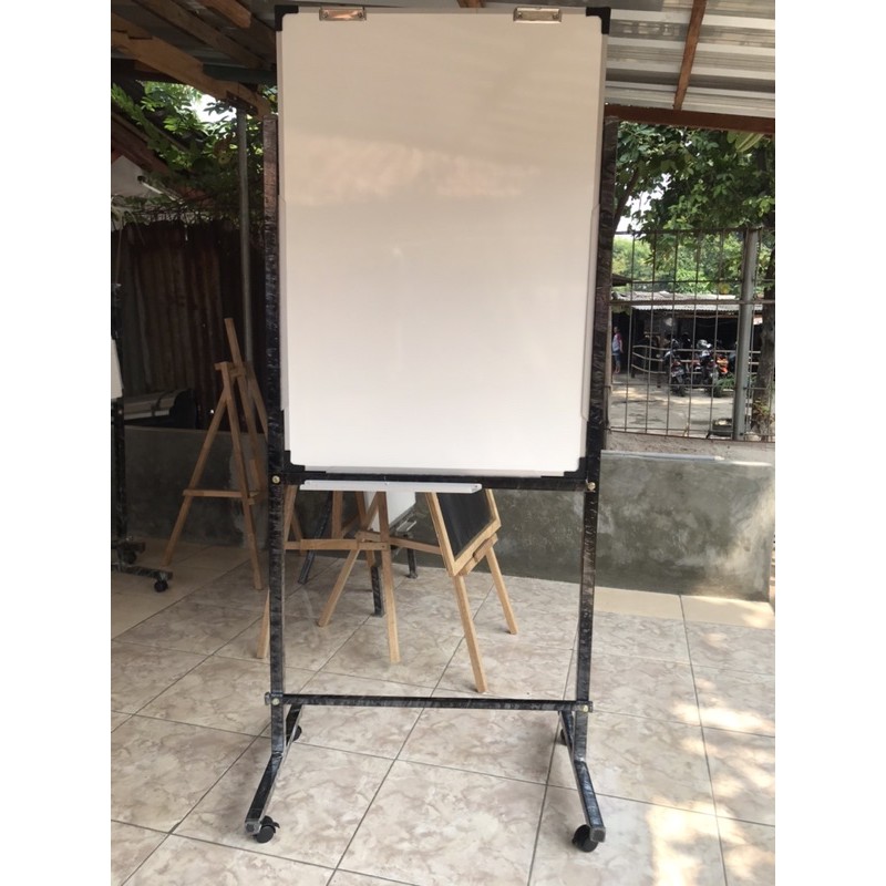 

Whiteboard Standing 70X100 magnetik single face