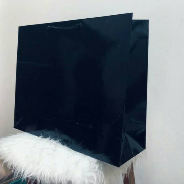 

PAPERBAG PAPER BAG JUMBO HITAM DAN PINK GLOSSY / KILAP HARGA PER PCS