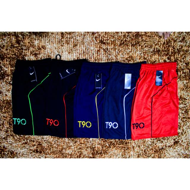 Celana pendek nikeT90