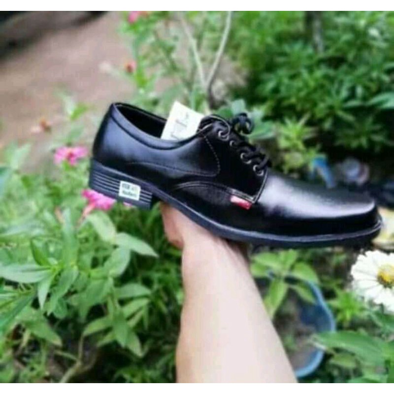 sepatu pantofel/sepatu kerja