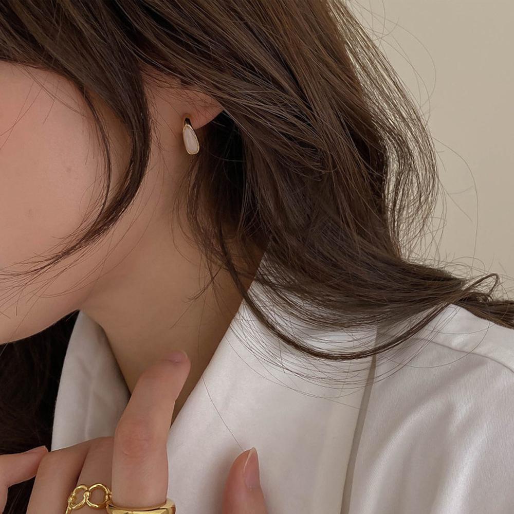Anting Tusuk AUGUSTINA Elegan Fashion Perhiasan Wanita Emas Logam Gadis Geometris