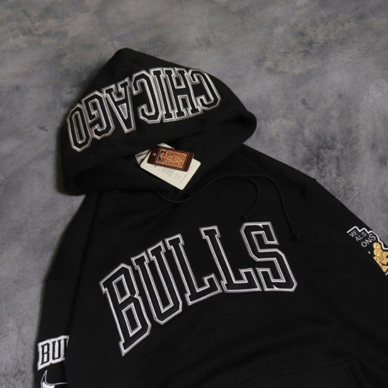 JAKET SWEATER HOODIE BULLS CHICHAGO MICTHELL&amp;NESS MBORDIER HITAM