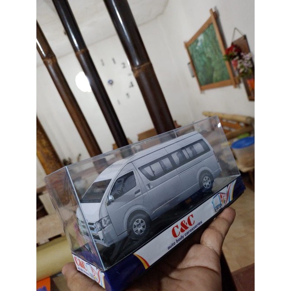 miniatur mobil toyota haiace