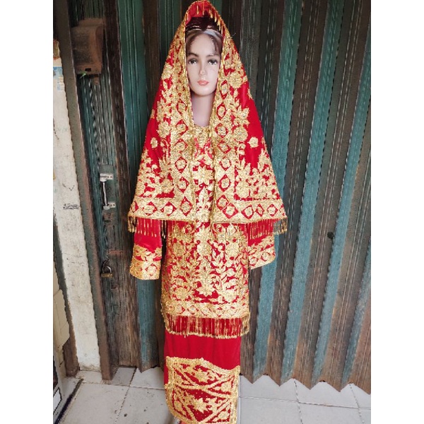 baju penganten adat koto gadang Minang.